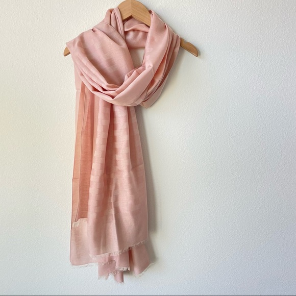 coach • classic scarf - Picture 2 of 6